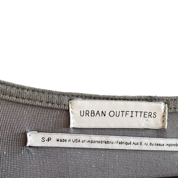 URBAN OUTFITTERS Isabella Velvet Jumpsuit Size Small - Picture 11 of 11
